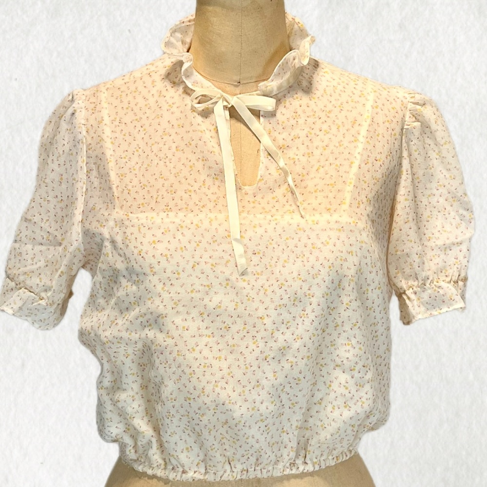 VINTAGE ditsy calico floral prairie top ruffle neck short sleeve blouson 80s 70s